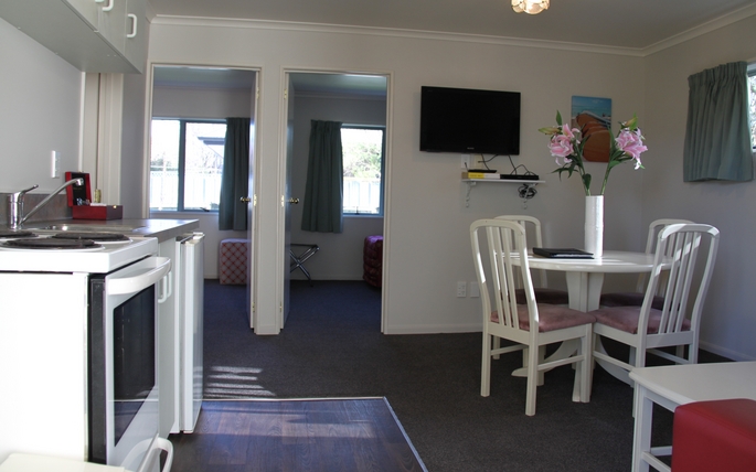 motel accommodation with kitchen, LCD TV and free WiFi