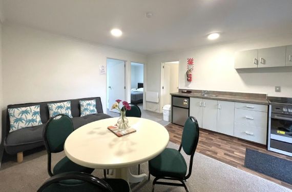 2-Bedroom Family Unit - Unit 7 (Shower Box)